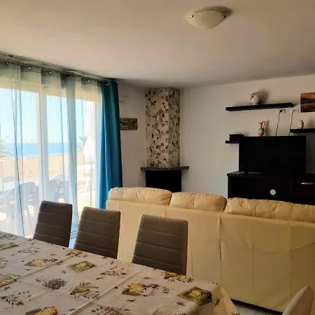 Aparthotel Residenza Airone Blu Di Pareti *