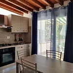 Residenza Airone Blu Di Pareti
